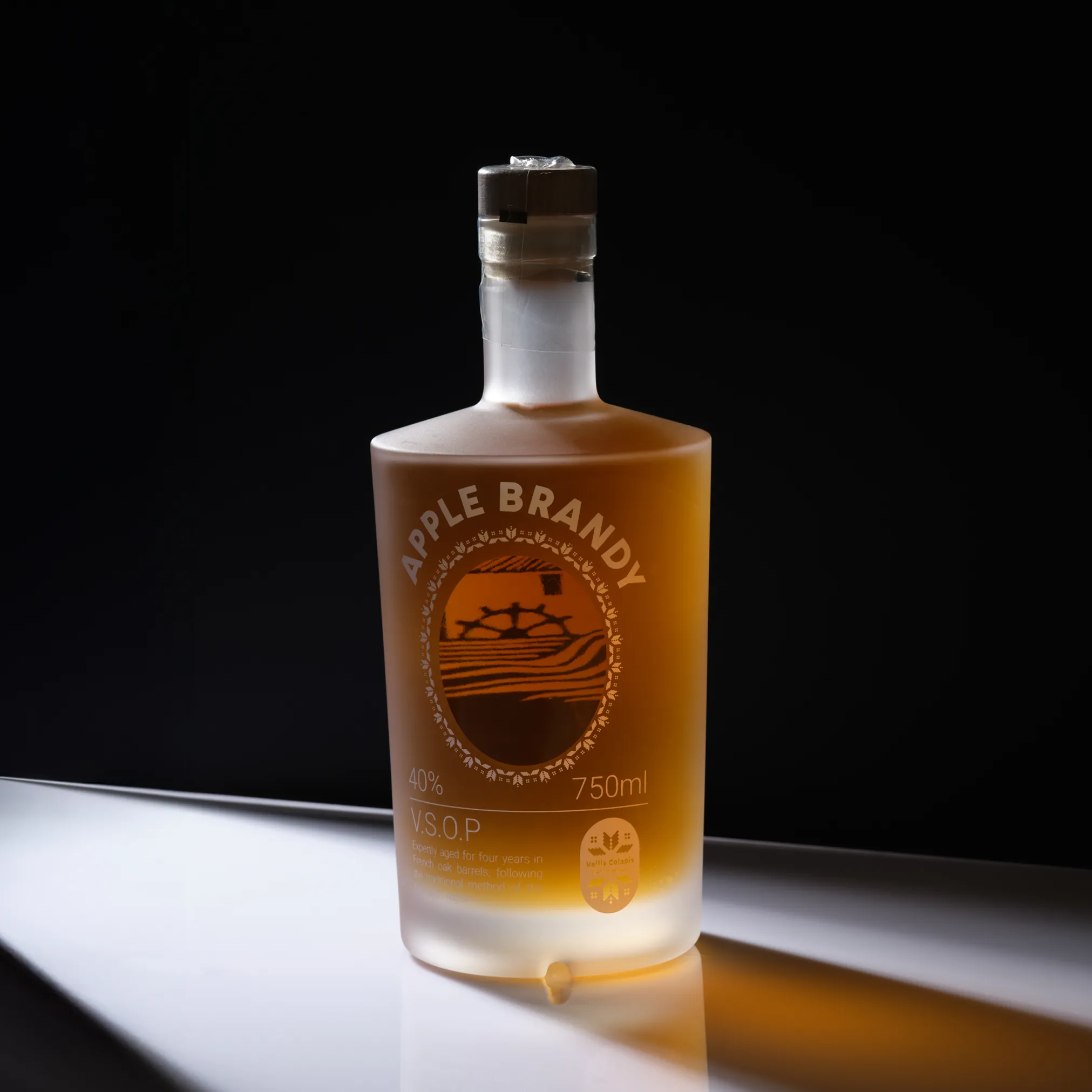Apple-Brandy-Vallis-Colapis-Studio-DarkBack